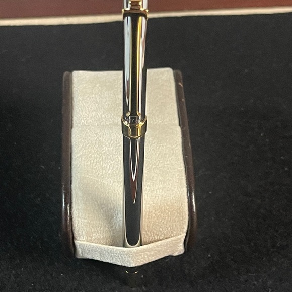 Tiffany & Co. Football Classic T Clip Black Ink Ballpoint Retractable Pen - Picture 4 of 10